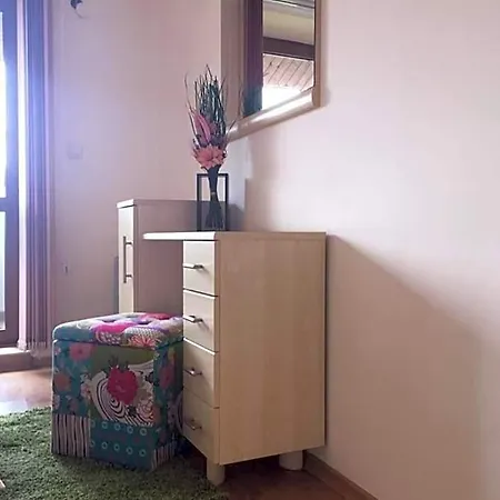 Cedar 3/4 Paradise Otel *