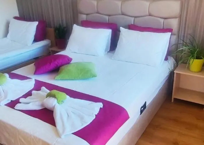 Cedar 3/4 Paradise Hotel *